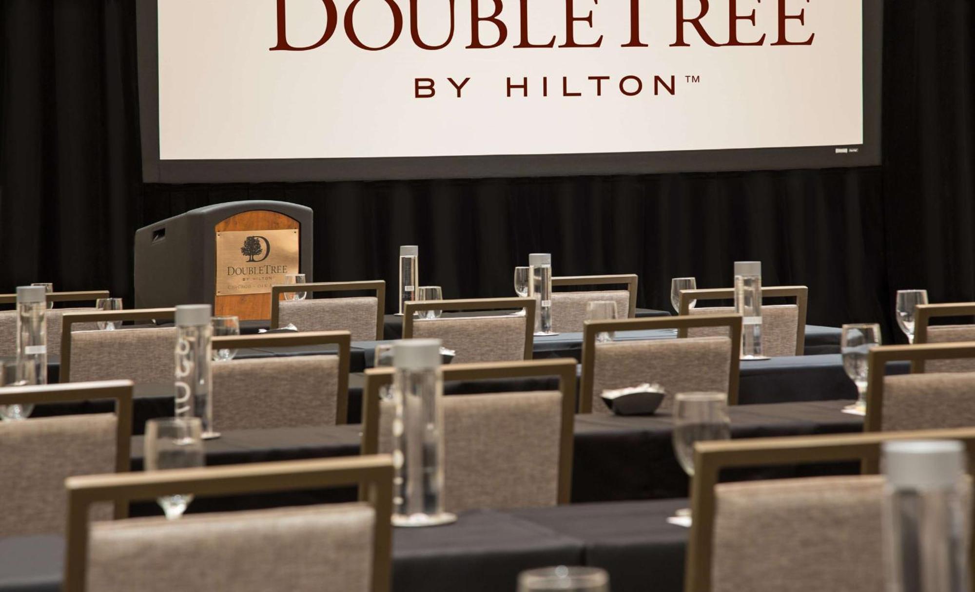 Doubletree By Hilton Chicago - Oak Brook Ξενοδοχείο Εξωτερικό φωτογραφία