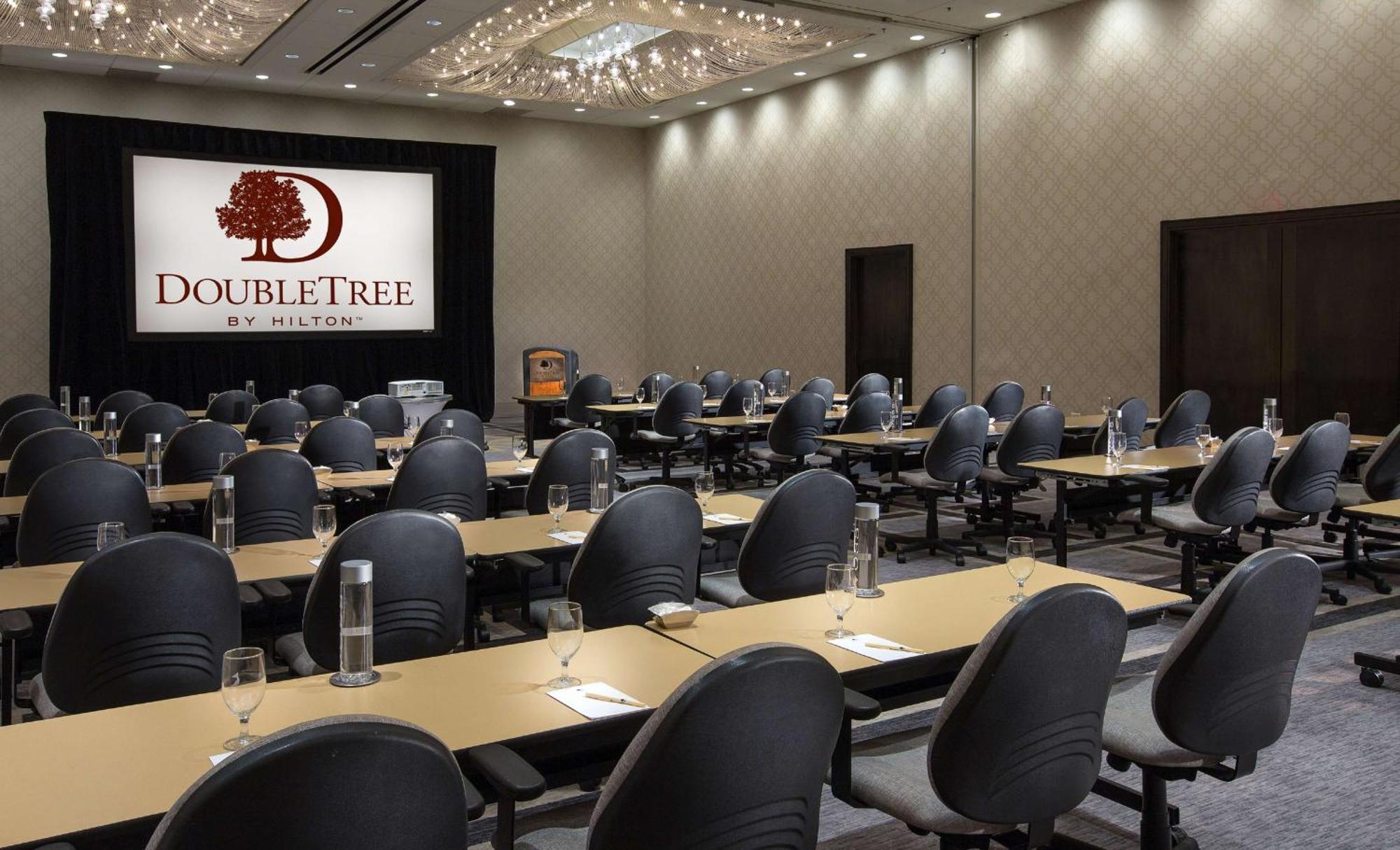 Doubletree By Hilton Chicago - Oak Brook Ξενοδοχείο Εξωτερικό φωτογραφία