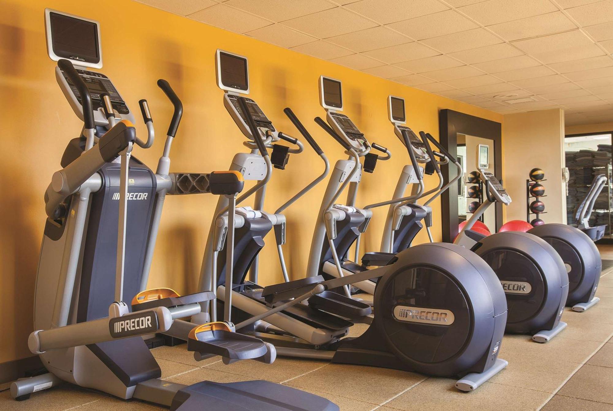 Doubletree By Hilton Chicago - Oak Brook Ξενοδοχείο Εξωτερικό φωτογραφία