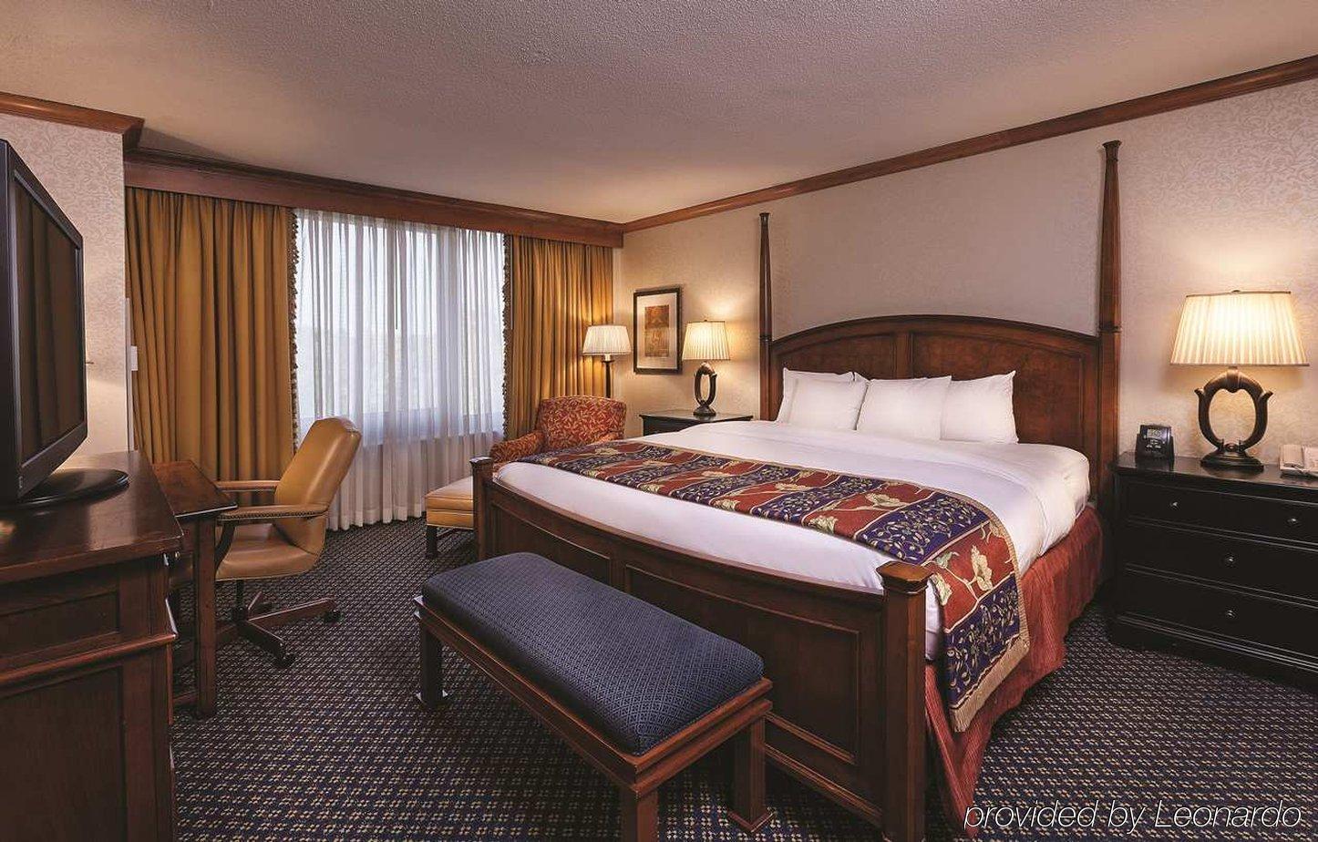 Doubletree By Hilton Chicago - Oak Brook Ξενοδοχείο Δωμάτιο φωτογραφία