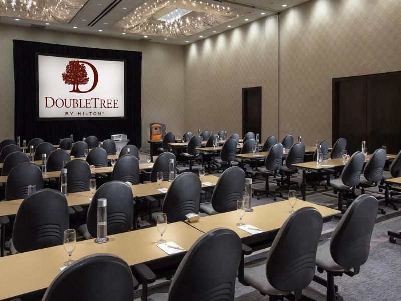 Doubletree By Hilton Chicago - Oak Brook Ξενοδοχείο Εξωτερικό φωτογραφία